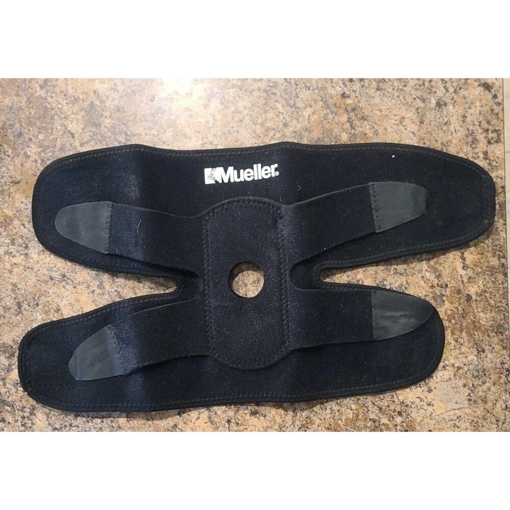 Mueller Sports Adjustable Support Knee Stabilizer Black Large-Used